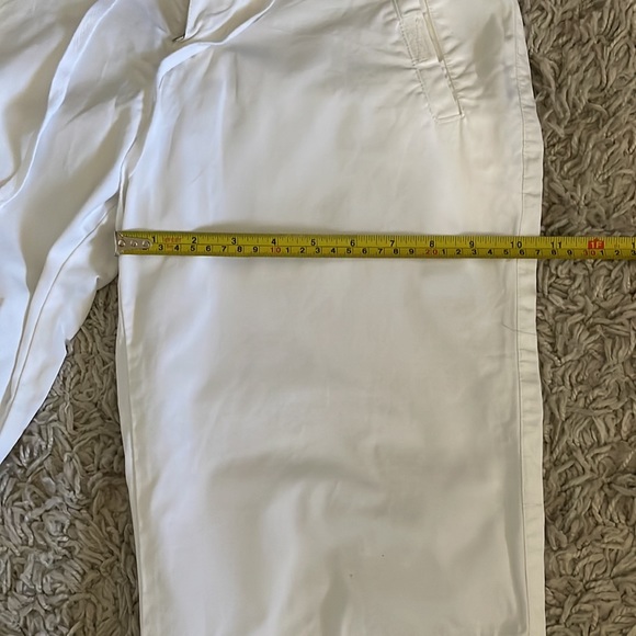 White capri pants.  Size 5.  Unionbay brand - Picture 10 of 11